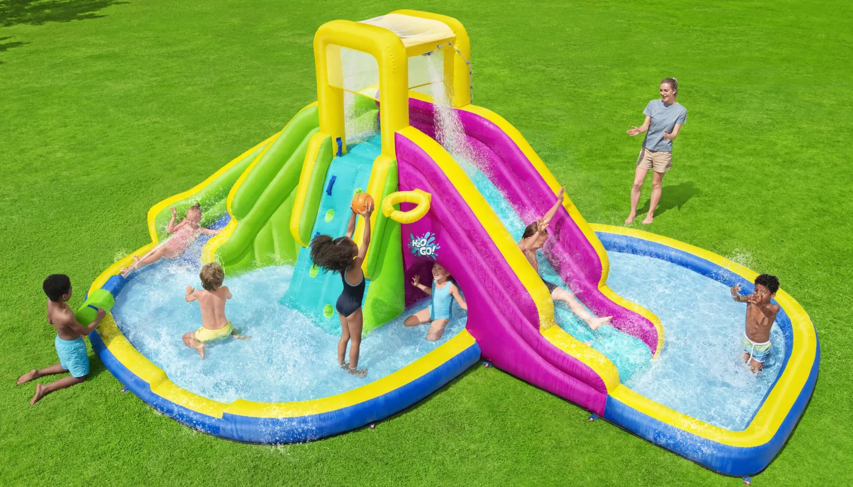 Read more about the article 🌊 Why Renting a Waterslide is the Best Summer Activity ☀️